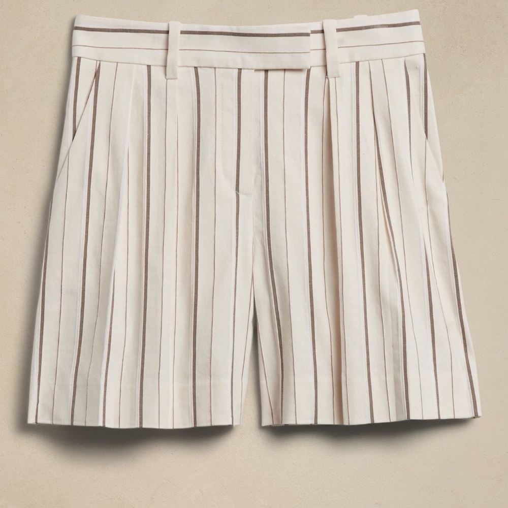 Linen blend shorts, EUC